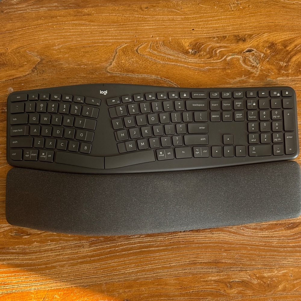 Logitech Black Wireless Keyboard ERGOK860
